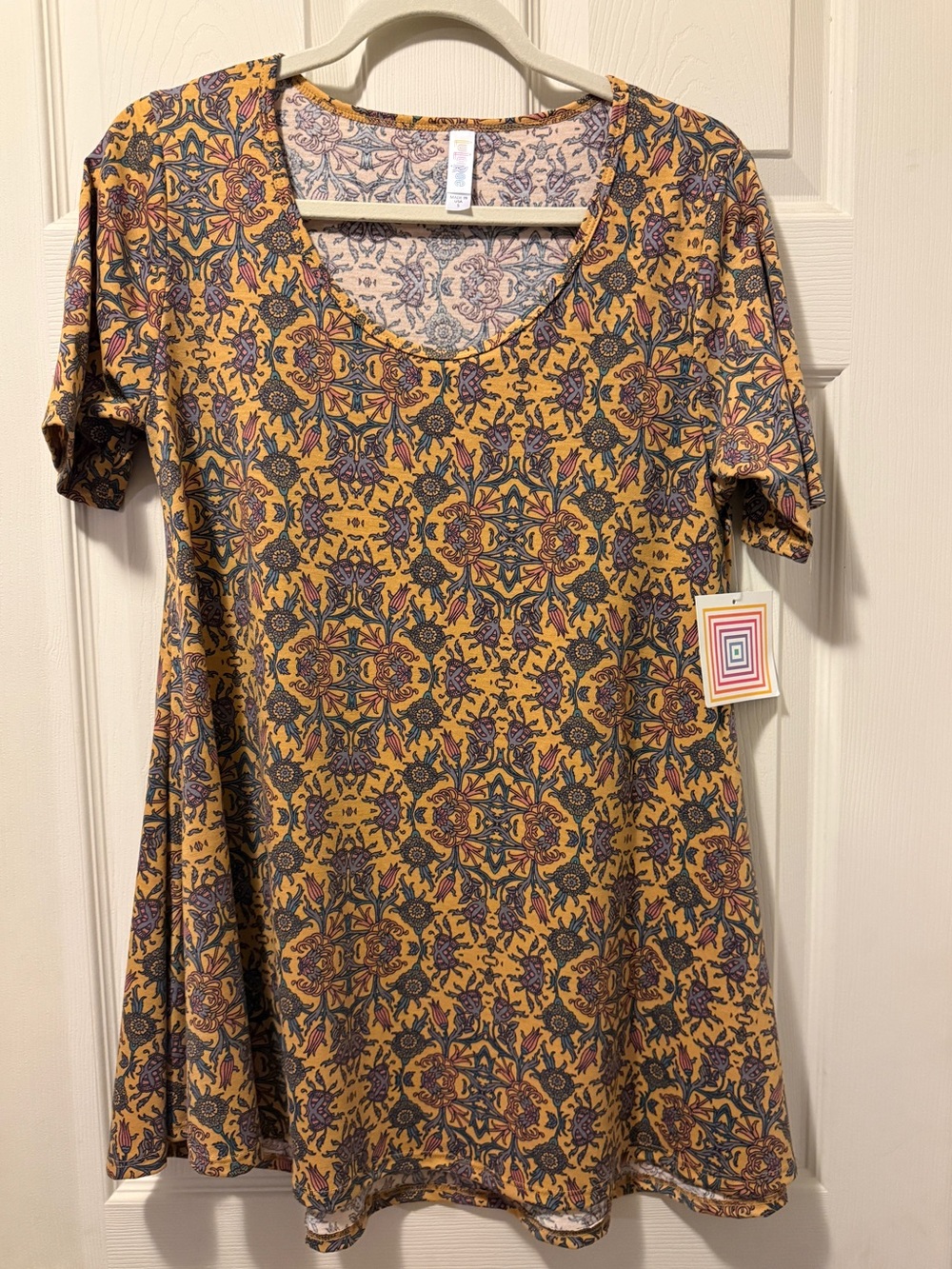 LuLaRoe Perfect T small BNWT